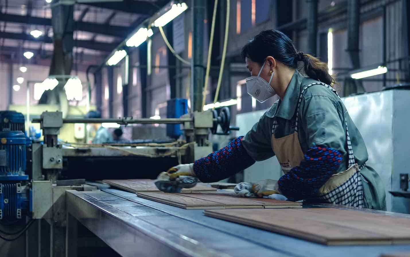 wood_worker_china